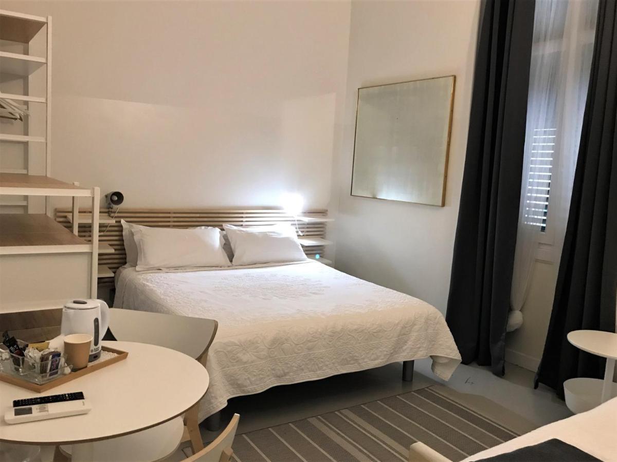 Azur Hotel Beausoleil Exteriör bild